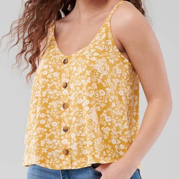 Hollister Tops - Host Pick🥳 Hollister Yellow Button front tank top